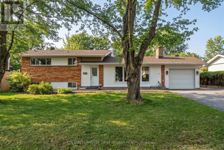 Photo de la propriété:  18 Tiverton Drive  ON K2E 6L5 