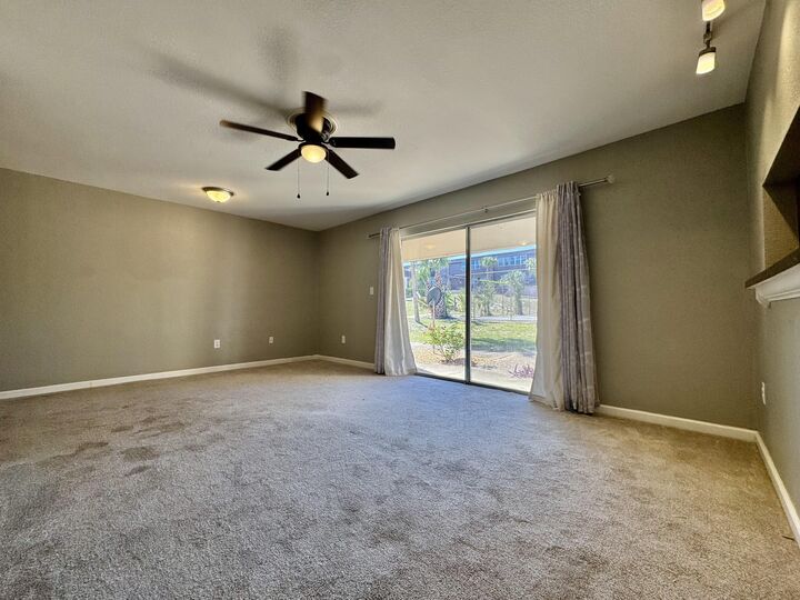Property Photo:  401 NW Marshall Court 2  FL 32548 