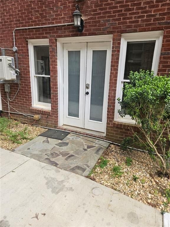 Property Photo:  660 Forest Hills Drive Lower Level  GA 30342 