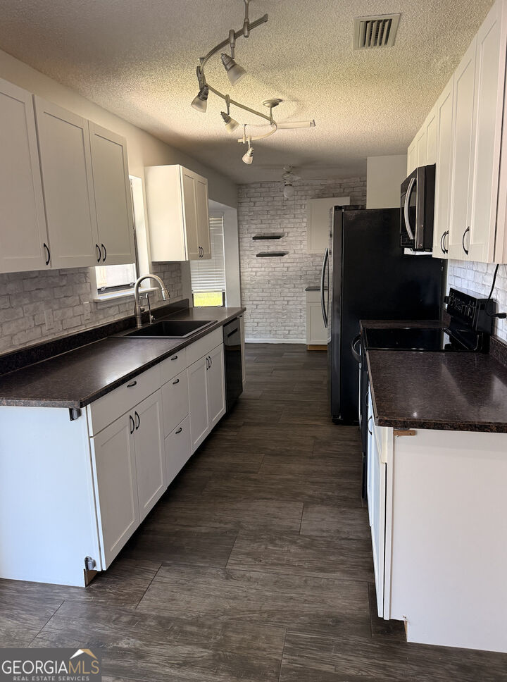 Property Photo:  1001 Regal Road  GA 31558 