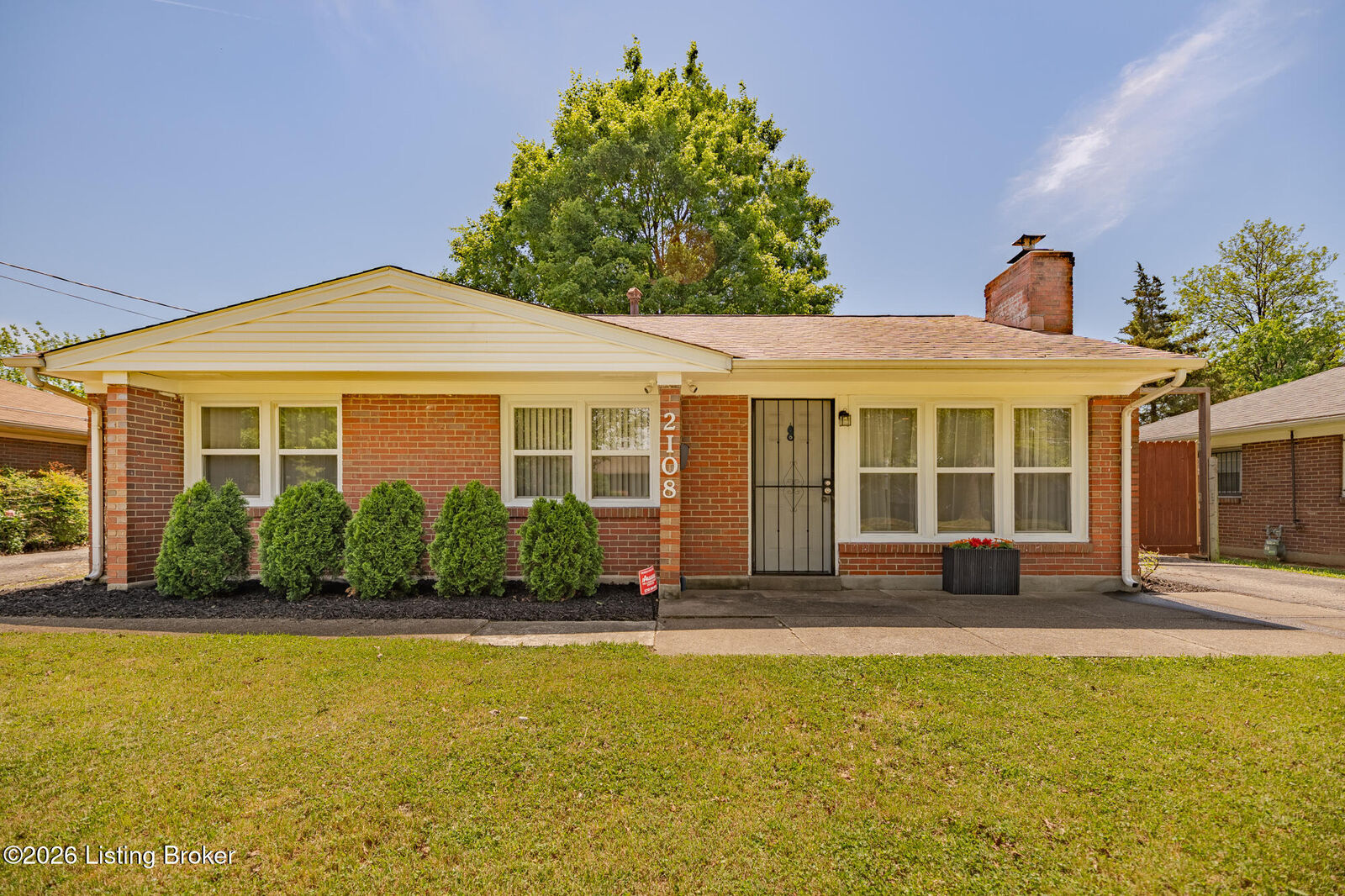 Property Photo:  2108 Goldsmith Ln  KY 40218 