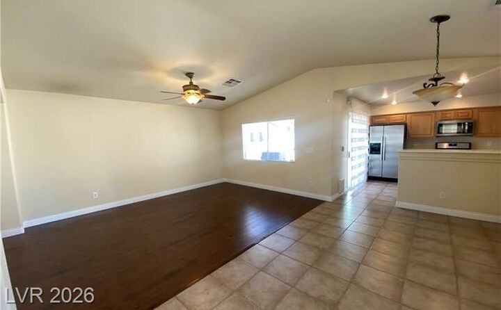 Property Photo:  