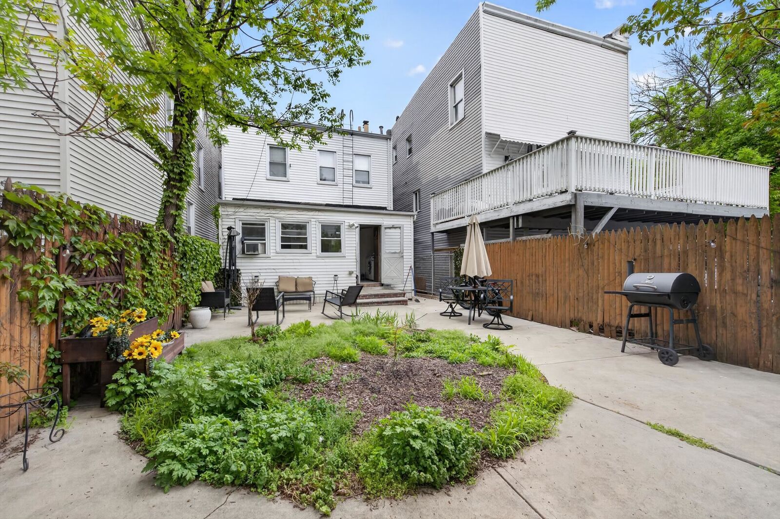 Property Photo:  129 Avenue E  NJ 07002 