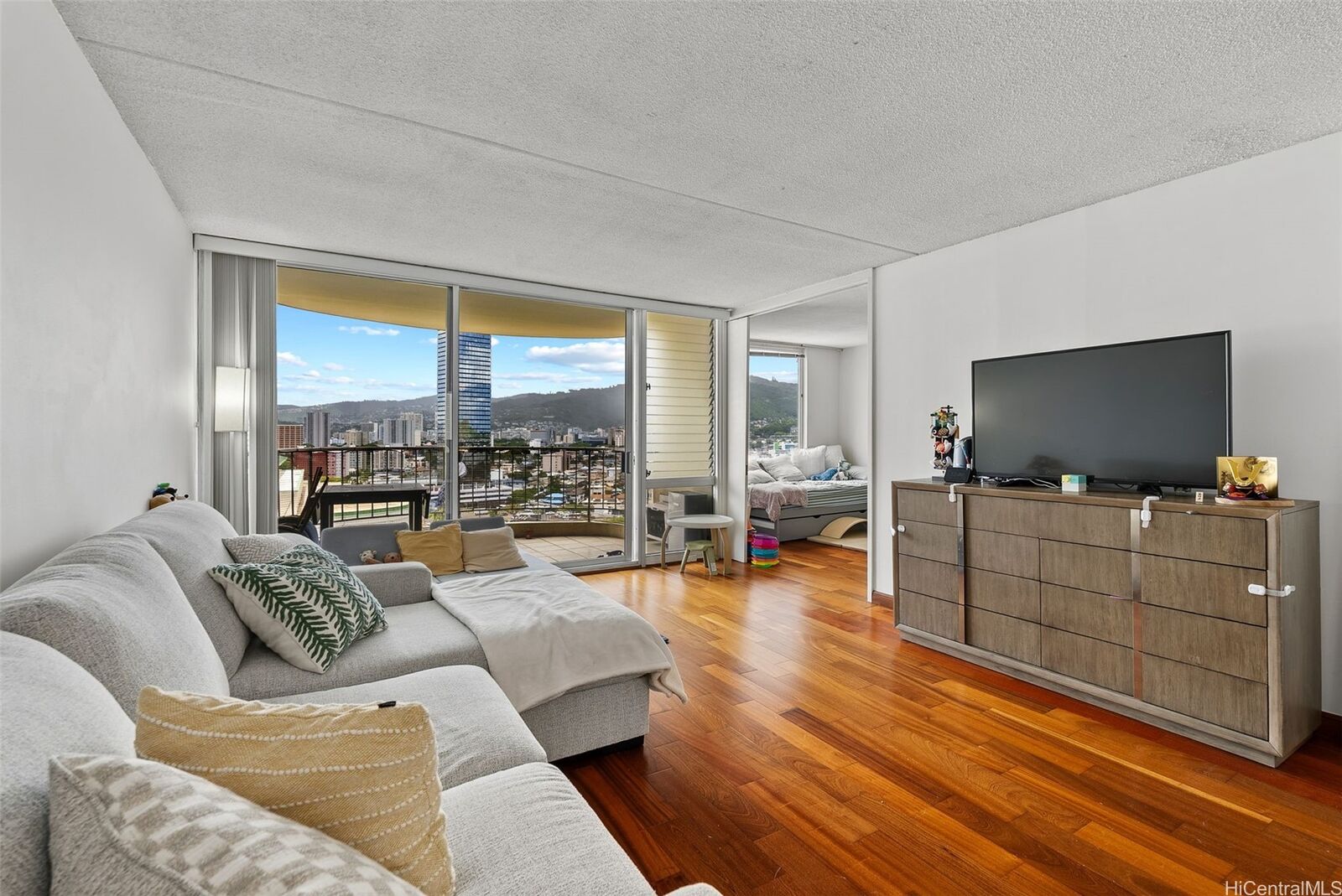 Property Photo: 1717 Ala Wai Boulevard 1602 HI 96815