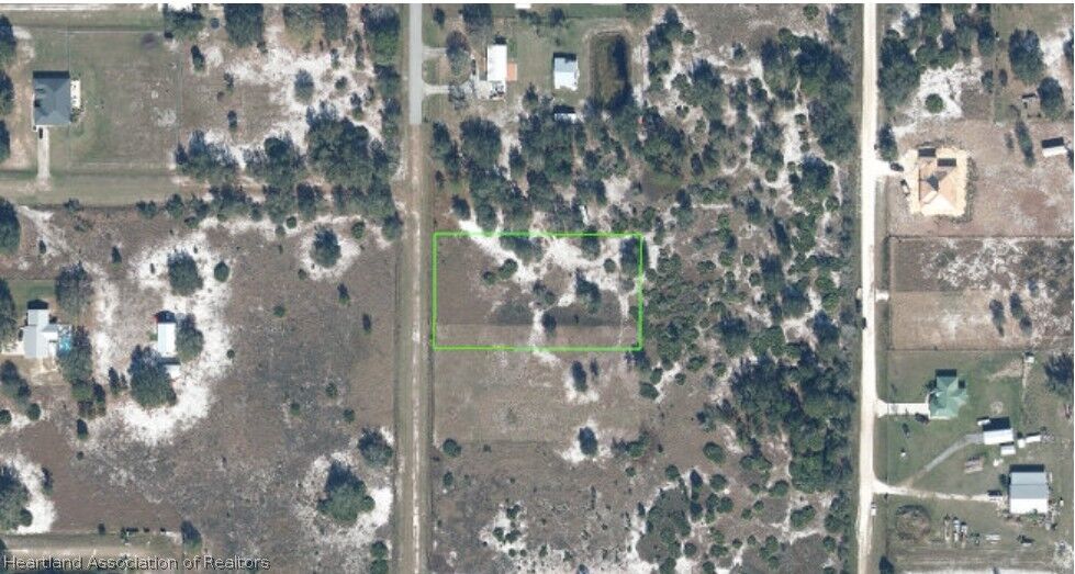 Property Photo: 523 S Dickey Road FL 33825