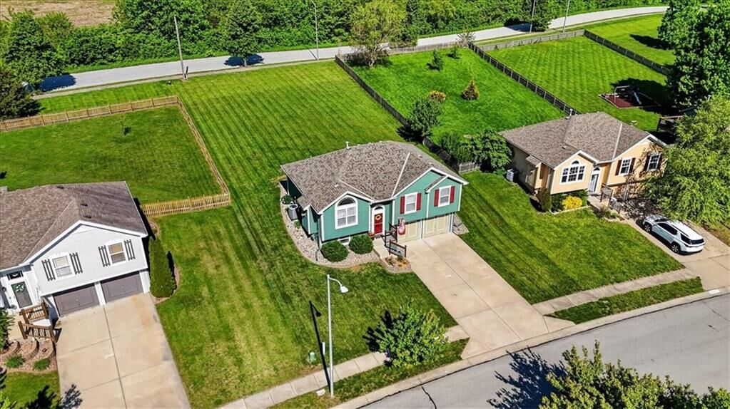 Property Photo:  11326 N Ewing Avenue  MO 64156 