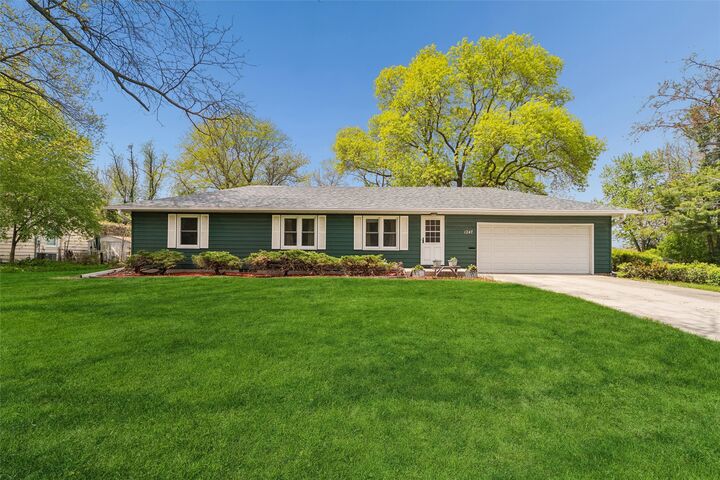 Property Photo: 1247 Wisconsin Avenue IA 50014
