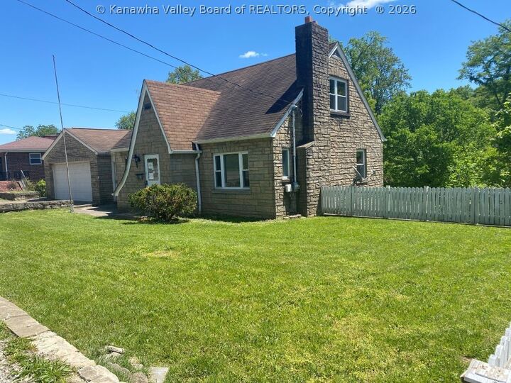 Property Photo:  914 Lincoln Drive  WV 25309 
