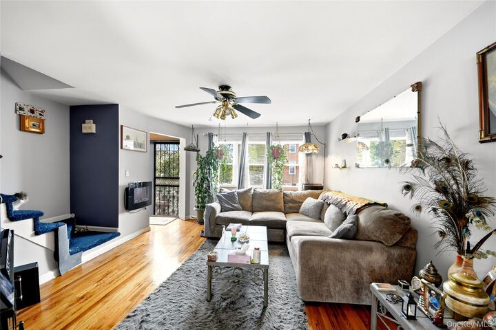 Property Photo:  3001 Zulette Avenue  NY 10461 