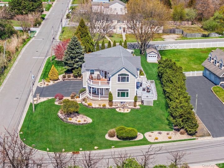 Property Photo: 9 Sunset Lane NY 11772