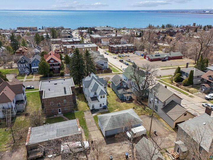 Property Photo:  1407 E 3rd St  MN 55804 
