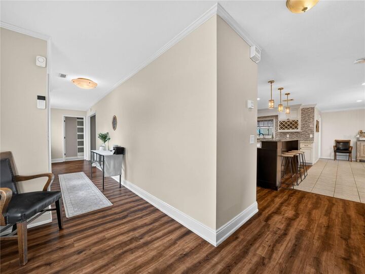 Property Photo:  4615 Kings Point Court  FL 33813 