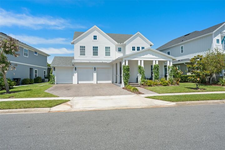 Property Photo: 14454 Haroche Avenue FL 32827
