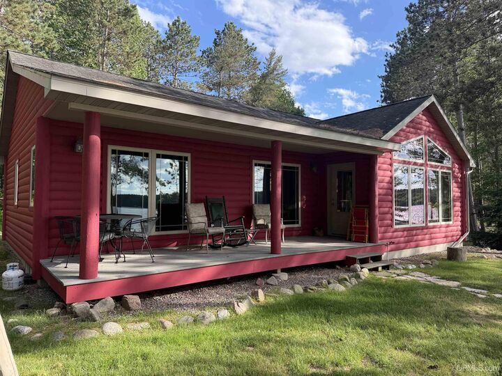 Property Photo:  1066 Cedaroma Drive  WI 54558-1111 