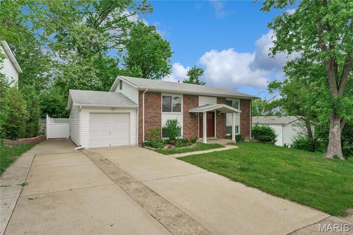 Property Photo:  1357 Glenstone Drive  MO 63043 