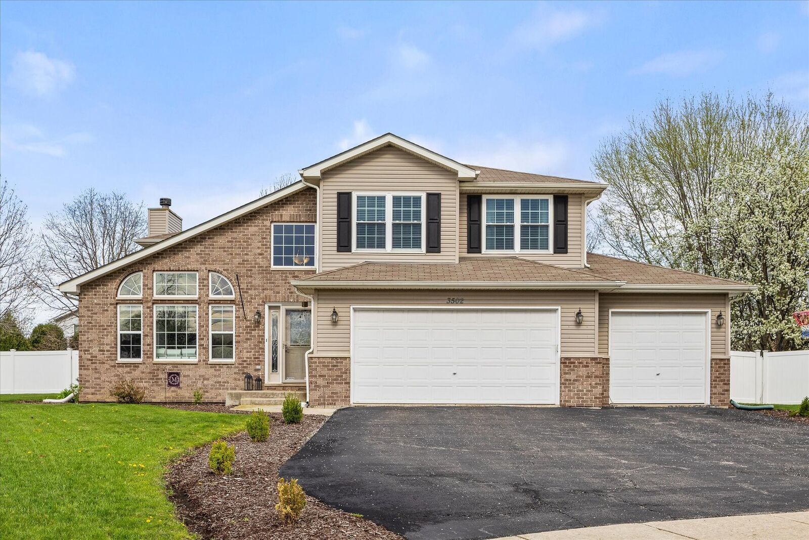 Property Photo:  3502 Indian Head Lane  IL 60435 