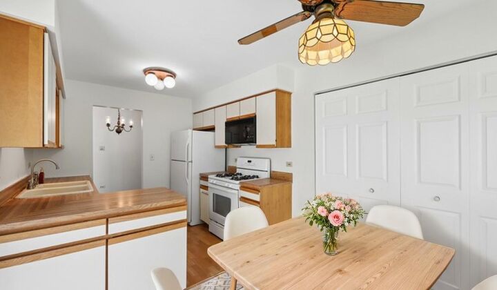 Property Photo:  0N112 Windermere Road 1908  IL 60190 