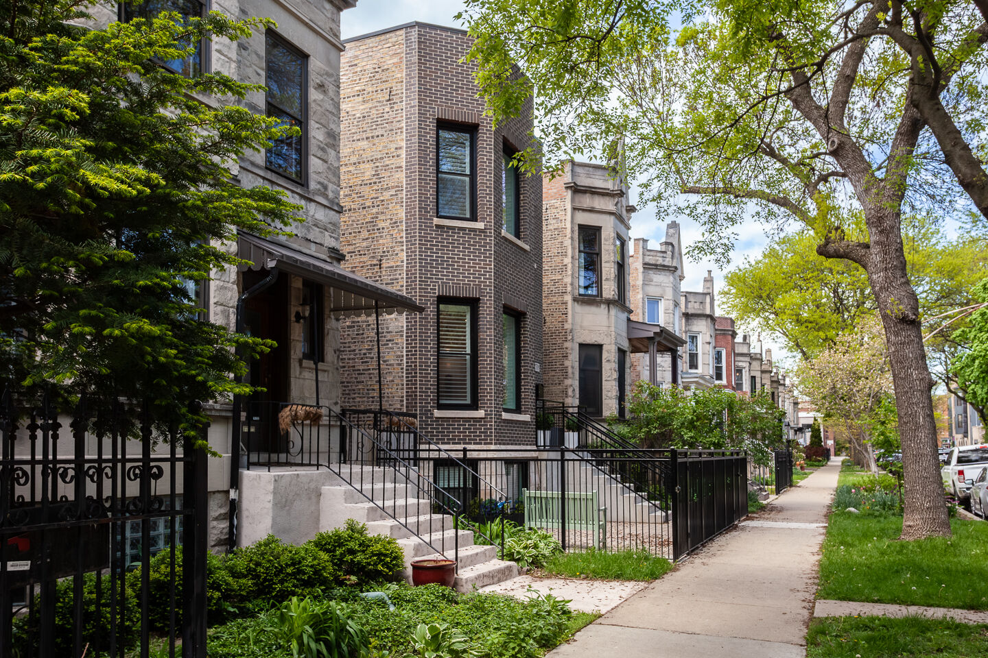 Property Photo:  2708 N Albany Avenue  IL 60647 