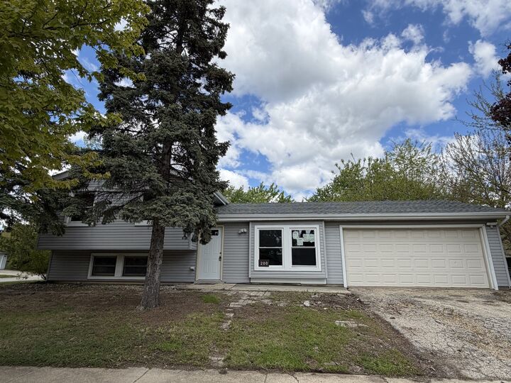 Property Photo:  200 Lee Lane  IL 60440 