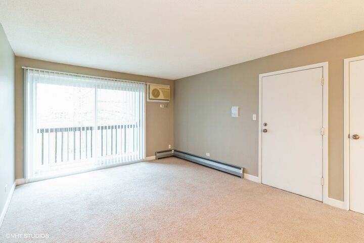 Property Photo:  