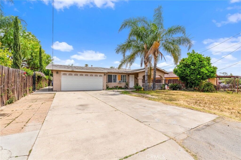 Property Photo:  9085 Poplar  CA 92335 
