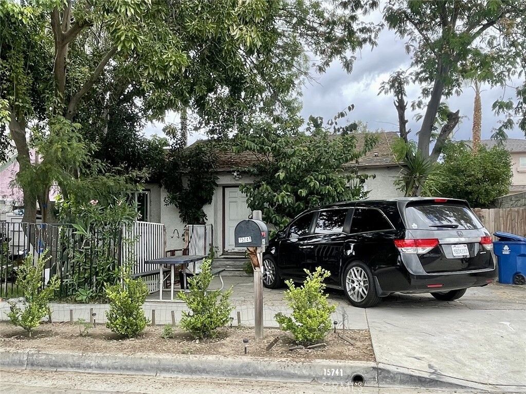 Property Photo: 15741 Wyandotte CA 91406