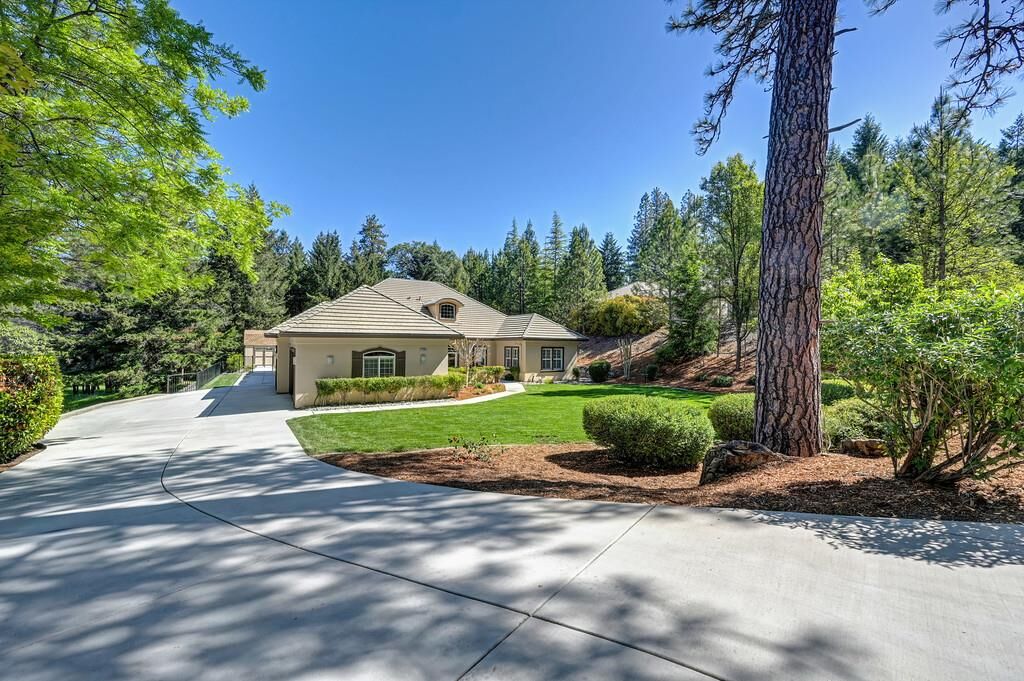 Property Photo:  5180 Bella Vista Circle  CA 95631 