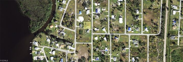 Property Photo: 365 Rio Vista Avenue FL 33982
