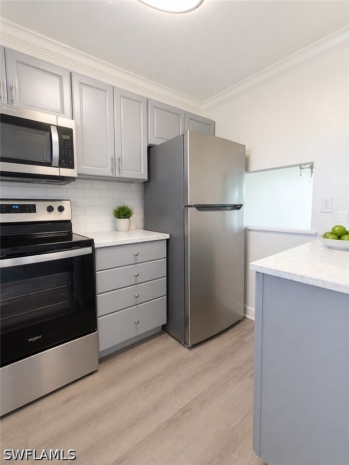 Property Photo:  225 Turtle Lake Court 210  FL 34105 