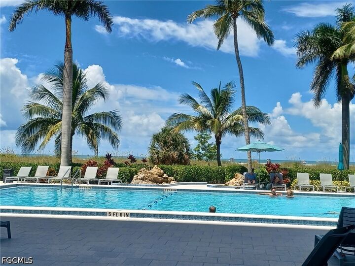 Property Photo:  140 Seaview Ct Seaview Court 1504  FL 34145 