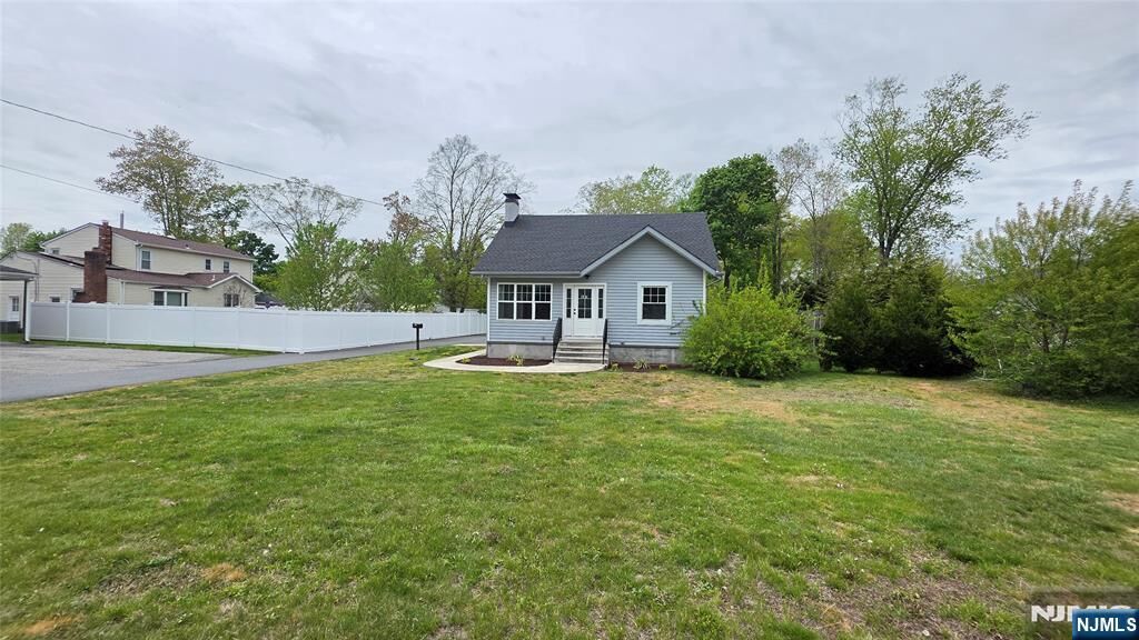 Property Photo:  397 Newark Pompton Turnpike  NJ 07444 
