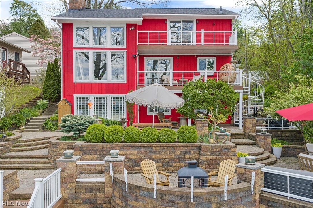 Property Photo:  405 Snow Avenue  OH 44319 