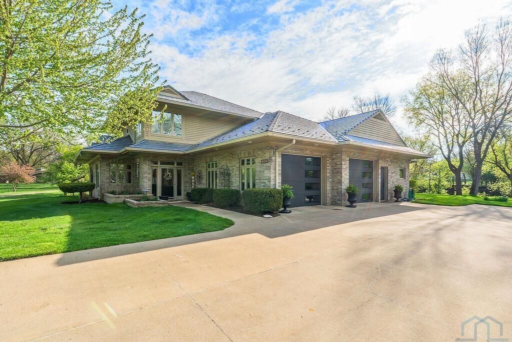 Property Photo: 4428 Perry Way IA 51104