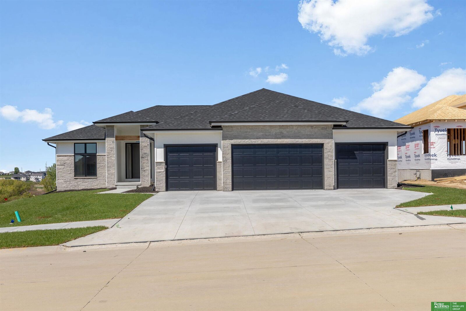 Property Photo:  5614 N 199th Street  NE 68022 