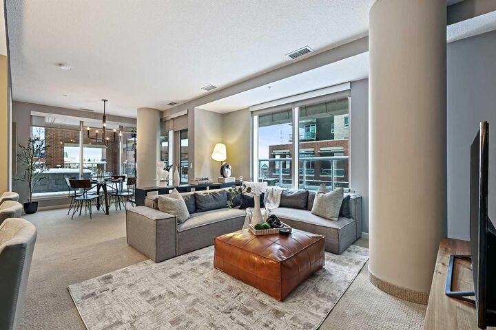 Property Photo: 1320 1 Street SE 202 AB T2G 0G8