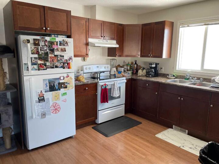 Property Photo: 10703 108 Avenue AB T0H 1L0