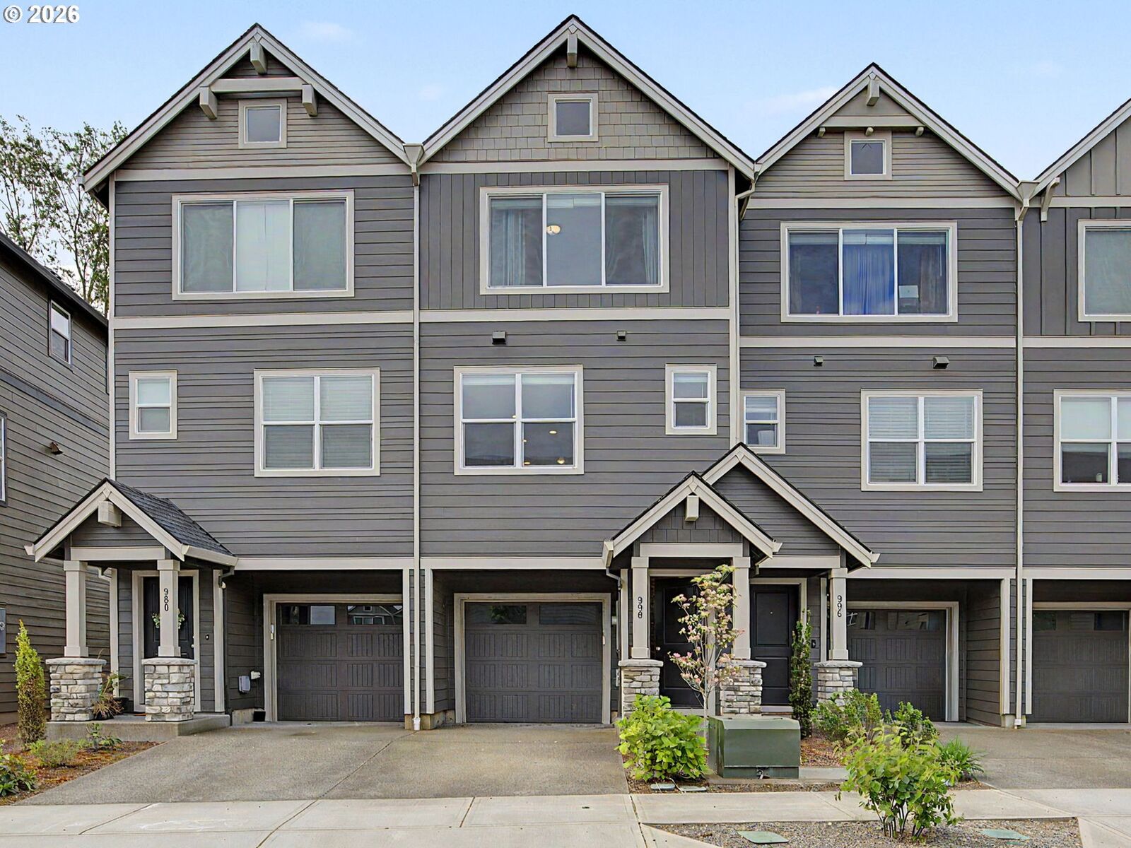 Property Photo:  988 SW 2nd Way  OR 97060 
