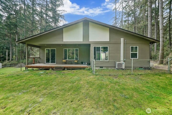 Property Photo:  11714  Lake Place  WA 98303 