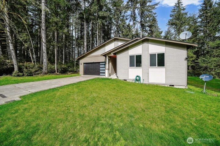 Property Photo: 11714 Lake Place WA 98303