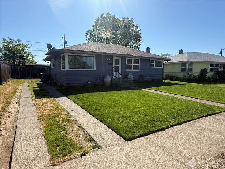 Property Photo:  44  Francis Drive  WA 99362 