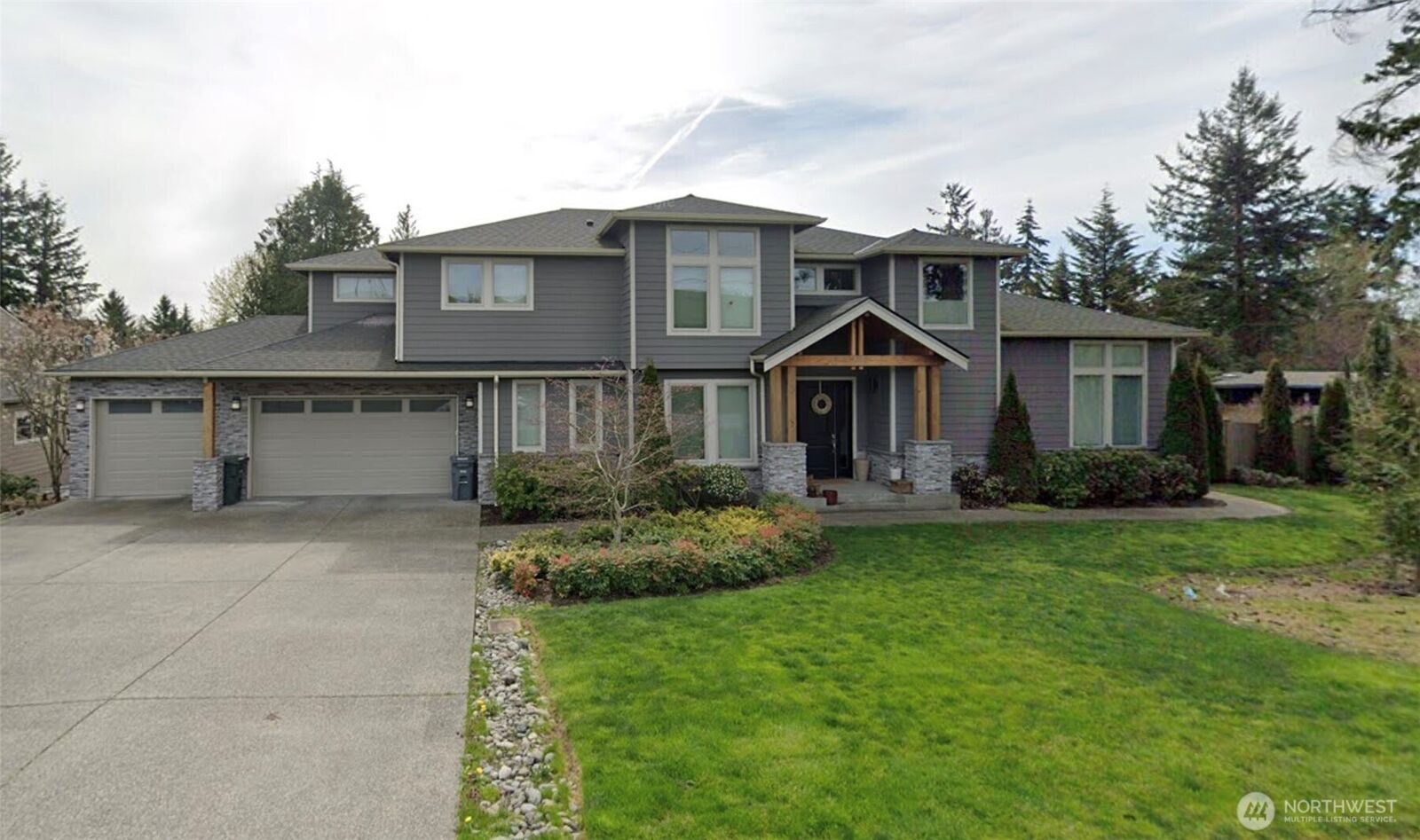 Property Photo:  4601 NE 195th Street  WA 98155 