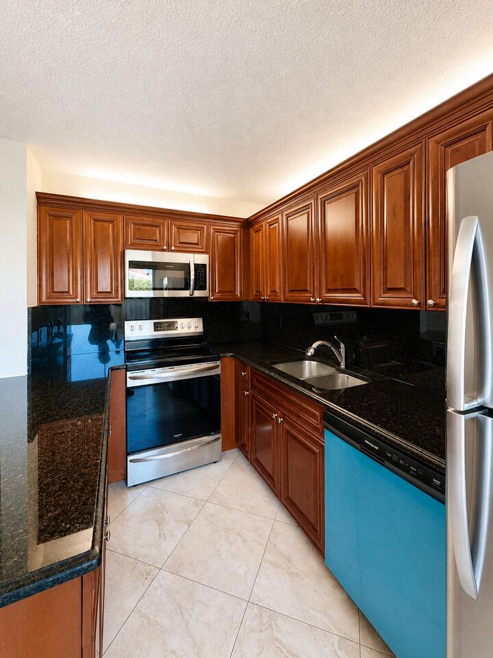 Property Photo:  119 NE Lake Arbor Drive  FL 33461 