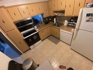 Property Photo:  2980 Riverside Drive 228  FL 33065 