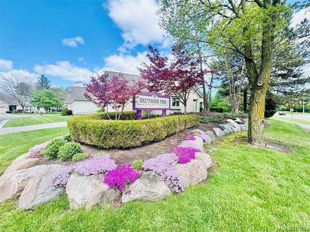 Property Photo:  35460 Woodfield Drive  MI 48331 