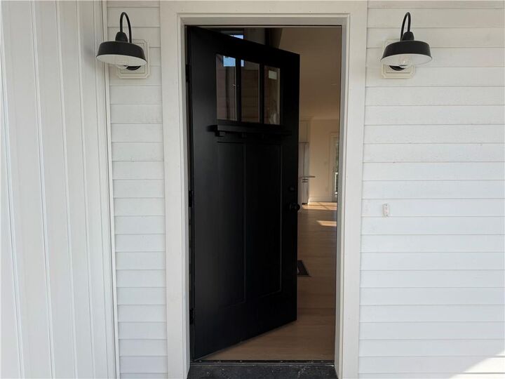 Property Photo:  27 Massasoit Avenue  RI 02809 