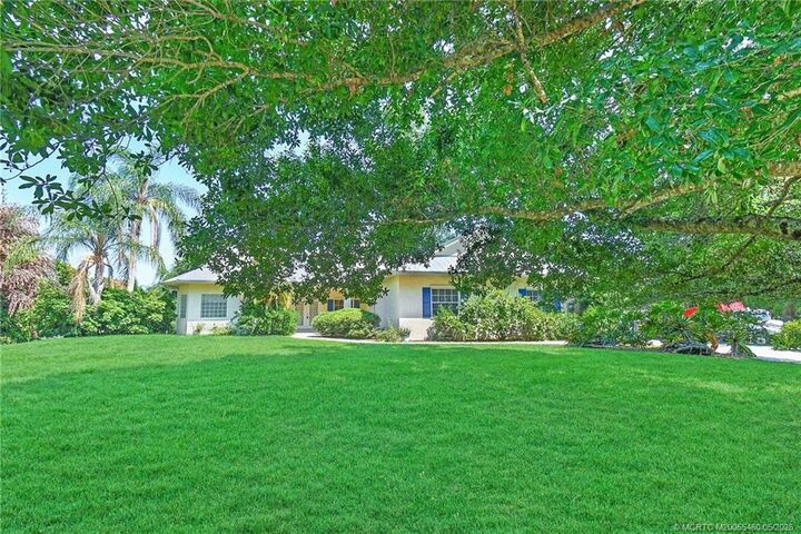 Property Photo:  5145 SW Spring Aster Court  FL 34990 