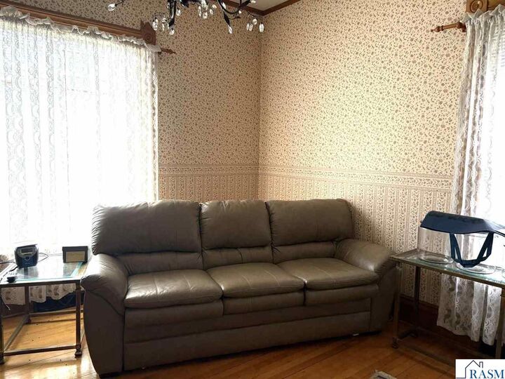 Property Photo:  447 NW 1st Avenue  MN 56098 