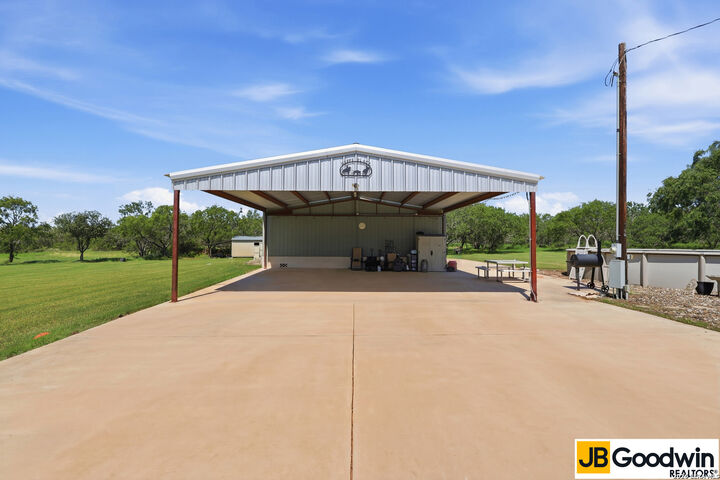 Property Photo:  152 E County Road 304  TX 78026 