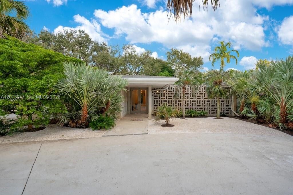 Property Photo:  5305 SW 62nd Ave  FL 33155 