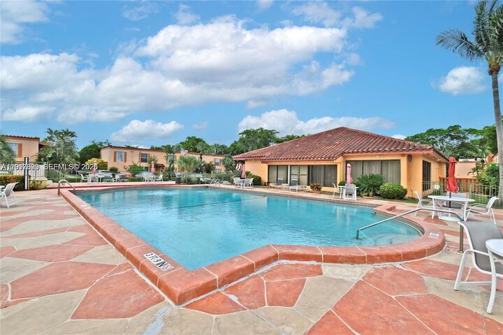 Property Photo:  7208 Fairway Dr I9  FL 33014 